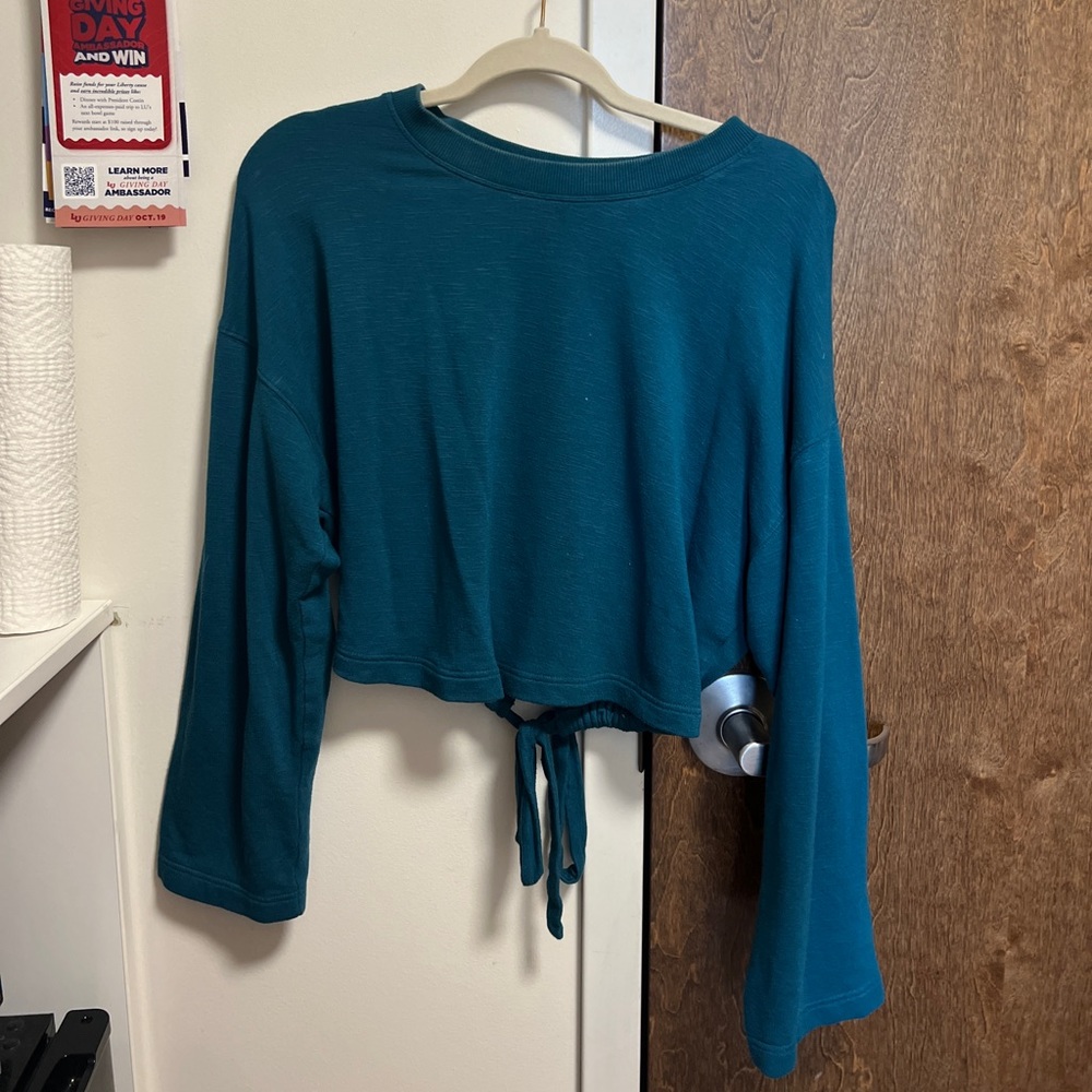 Fabletics open back pullover